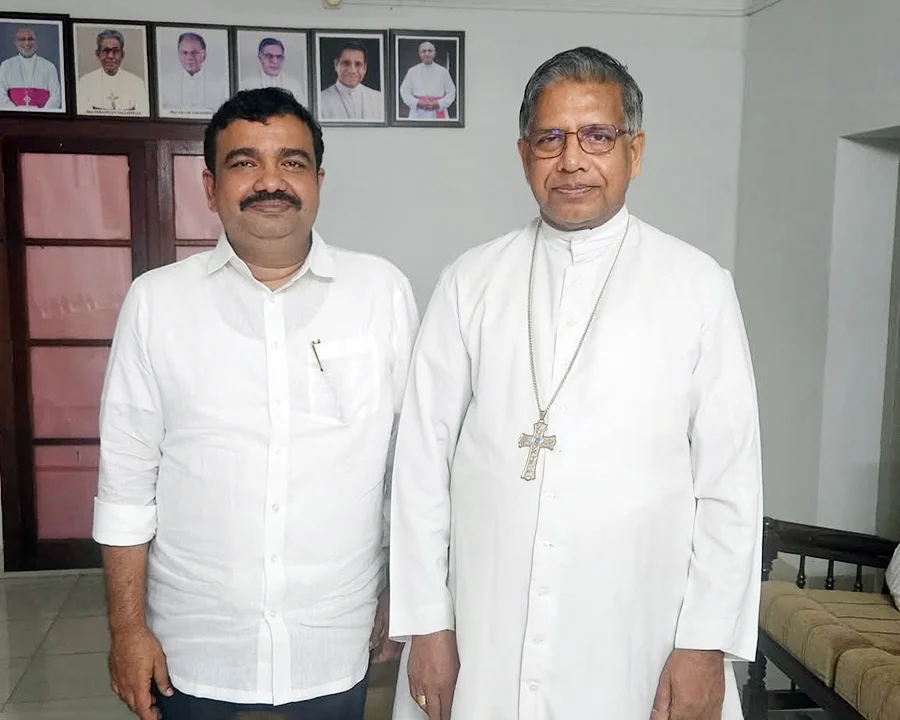Met His excellency Mar Jose porunnedam, Bishop of manathwadi (Wayanad)